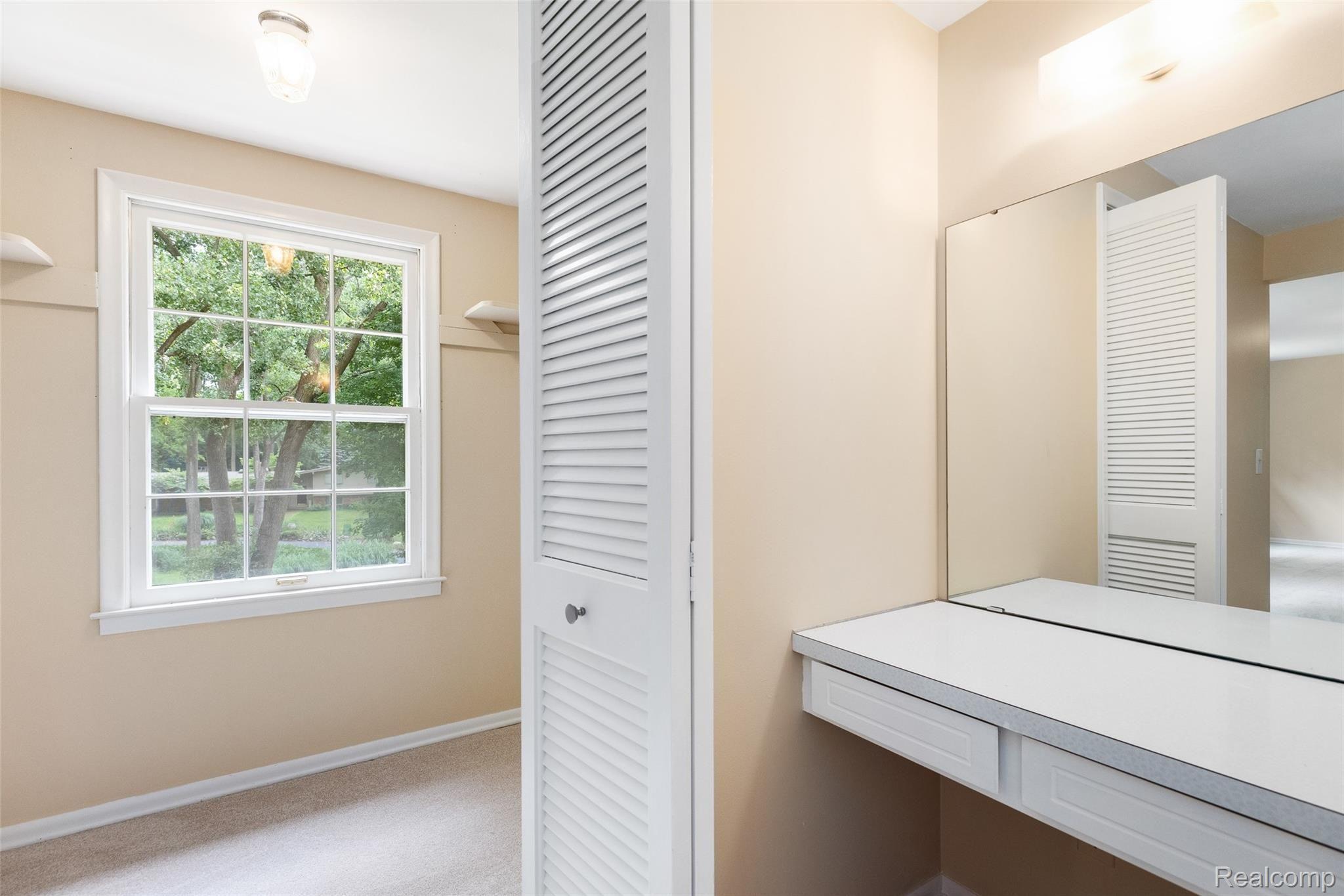 2504 New England Drive Rochester, MI 48309 - Photo 40 of 47 MarkG_NewEnglandRH_40.jpg