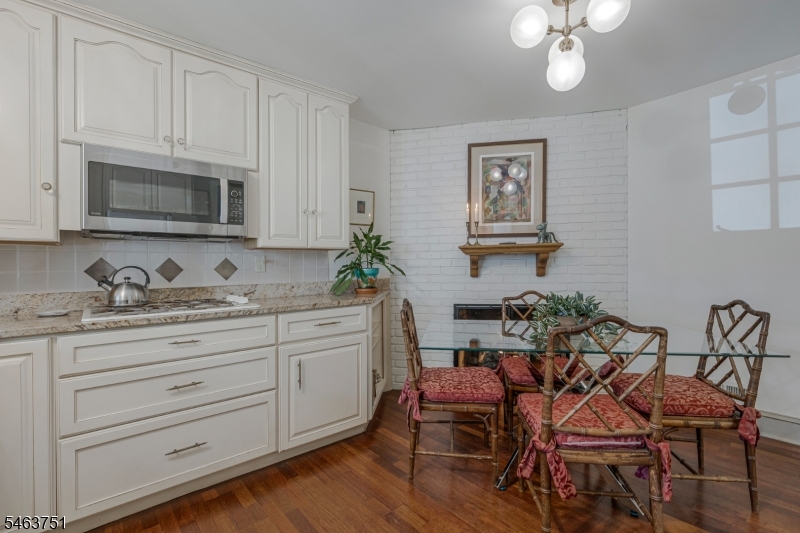 7 Evans Farm Road Morristown, NJ 07960 - Photo 4 of 20 Gallery Image 4