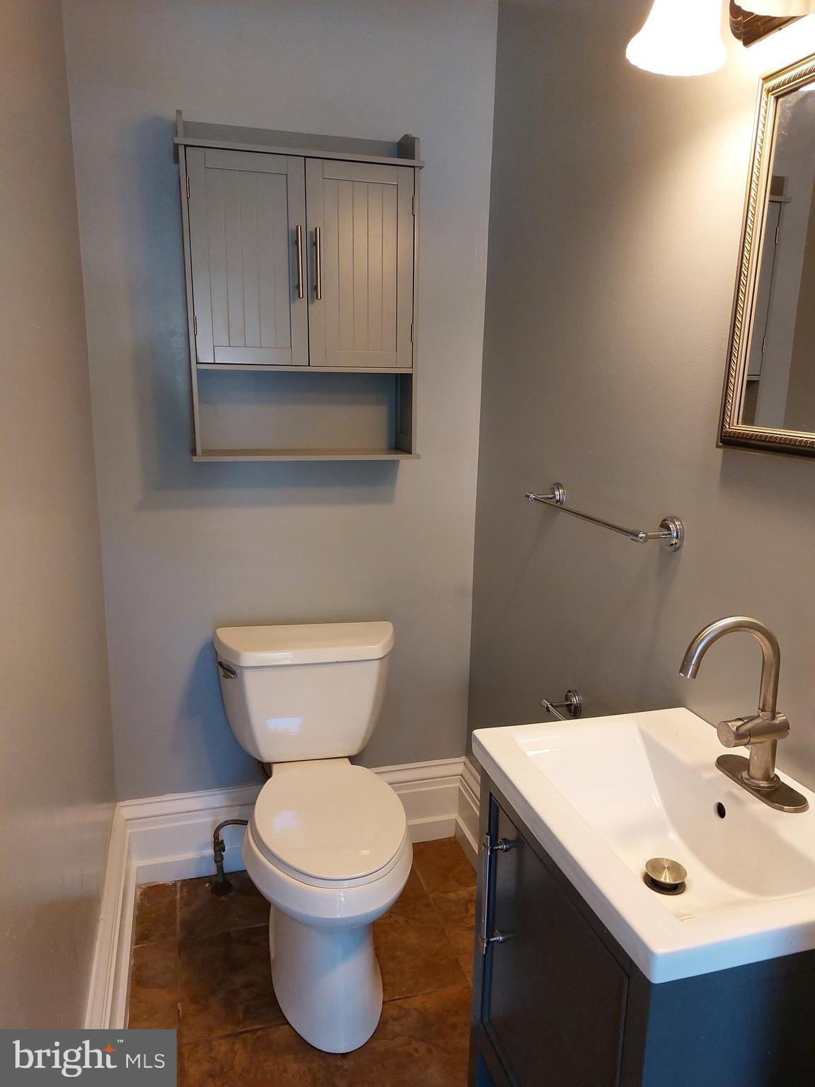 1272 Pawlings Road Norristown, PA 19403 - Photo 12 of 38 Powder Room