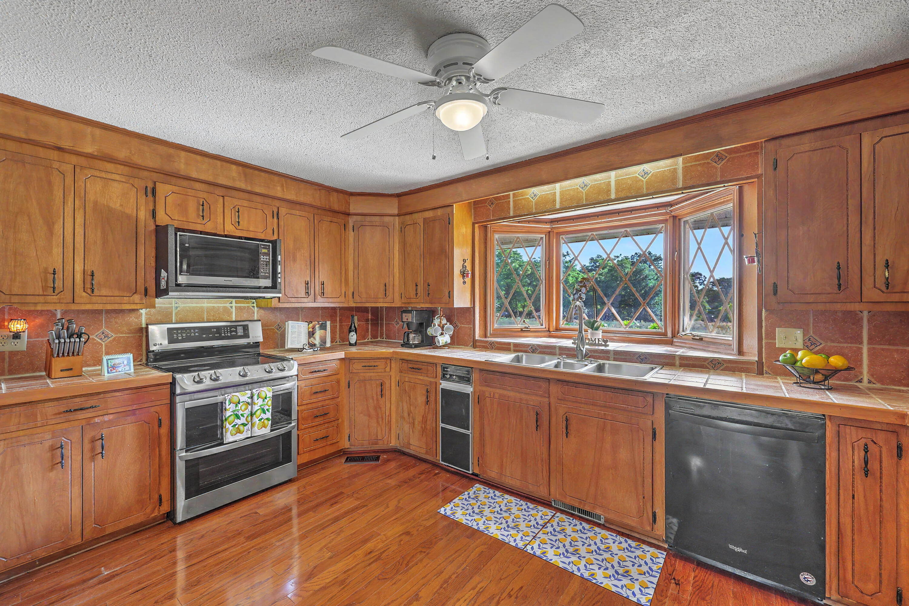 104 Cooper Drive Santee, SC 29142 - Photo 12 of 70 Kitchen