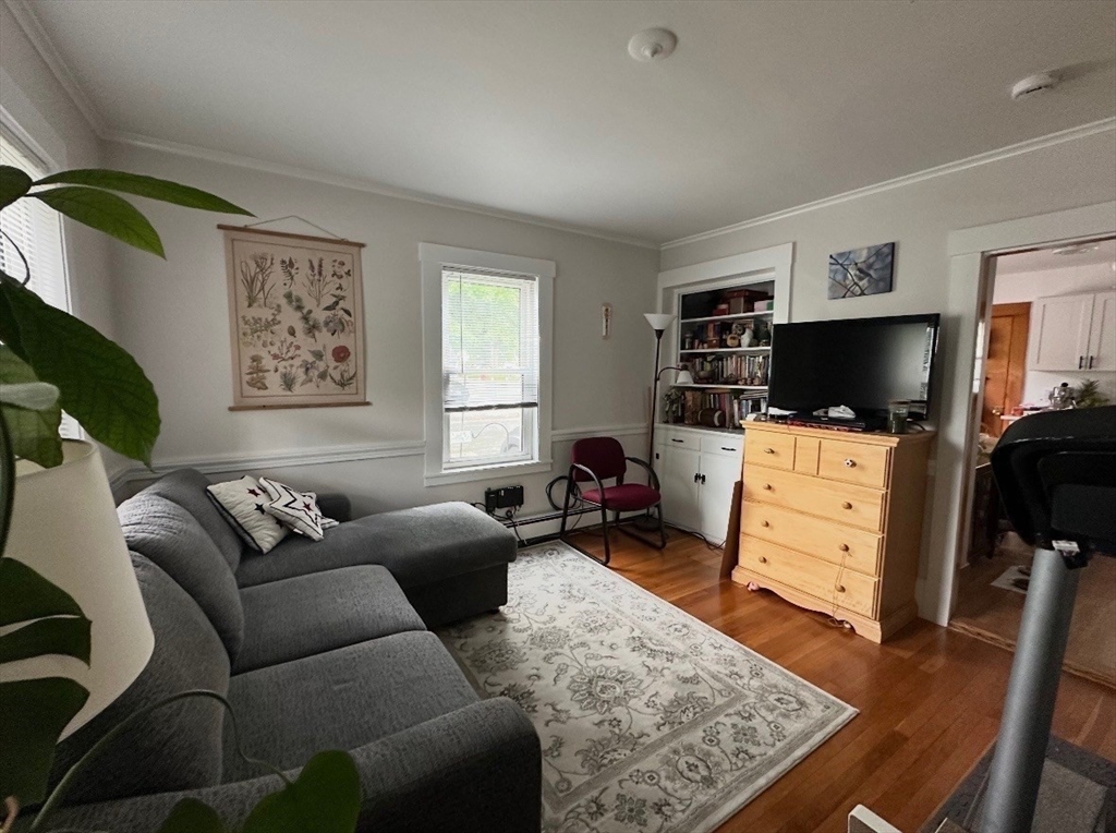 27 Mt Vernon Street, Unit 2 Reading, MA 01867 - Photo 3 of 7