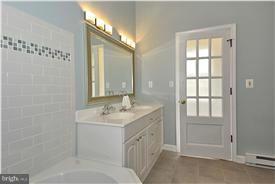 10230 Parkman Road Silver Spring, MD 20903 - Photo 14 of 30 Bath (Master)
