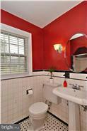10230 Parkman Road Silver Spring, MD 20903 - Photo 17 of 30 Bath
