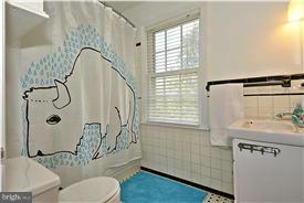 10230 Parkman Road Silver Spring, MD 20903 - Photo 20 of 30 Bath
