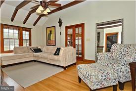 10230 Parkman Road Silver Spring, MD 20903 - Photo 7 of 30 Family Room