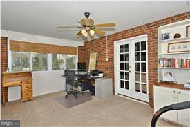 10230 Parkman Road Silver Spring, MD 20903 - Photo 8 of 30 Interior (General)