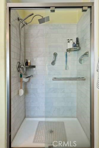 1550 Rory Simi Valley, Unit 216 Simi Valley, CA 93063 - Photo 21 of 46 Master Walk-In Shower