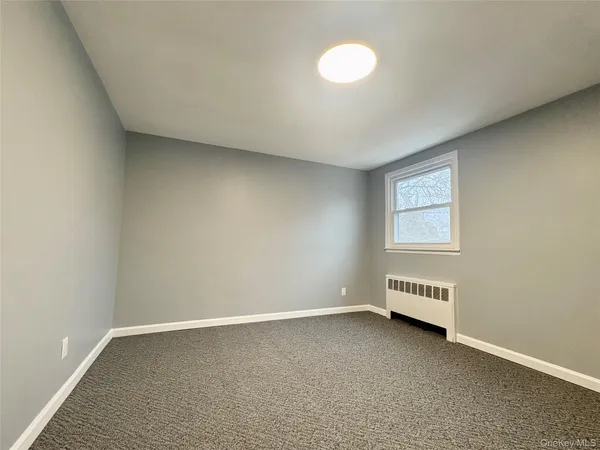 $2,900 | Undisclosed Address, East Rockaway, NY 11518