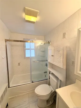 $2,900 | Undisclosed Address, East Rockaway, NY 11518