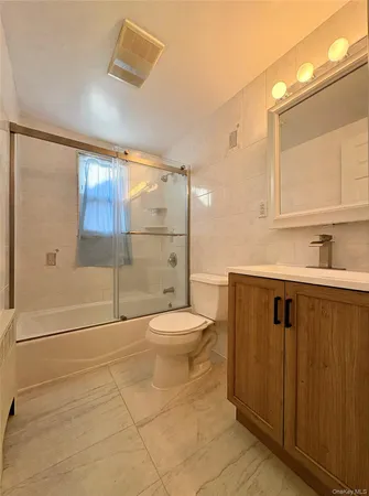 $2,900 | Undisclosed Address, East Rockaway, NY 11518