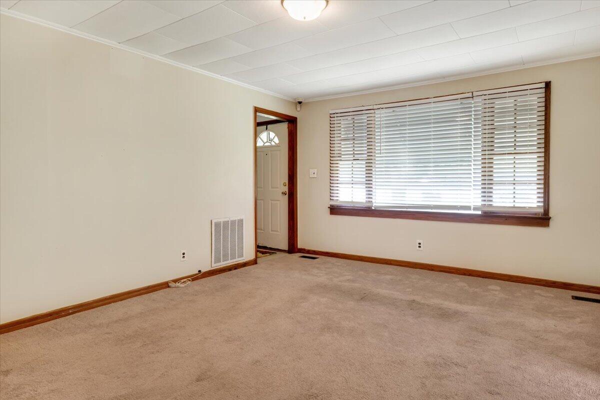 256 Williamsburg Street Northeast Aiken, SC 29801 - Photo 9 of 23 09-Williamsburg St (10 of 24)