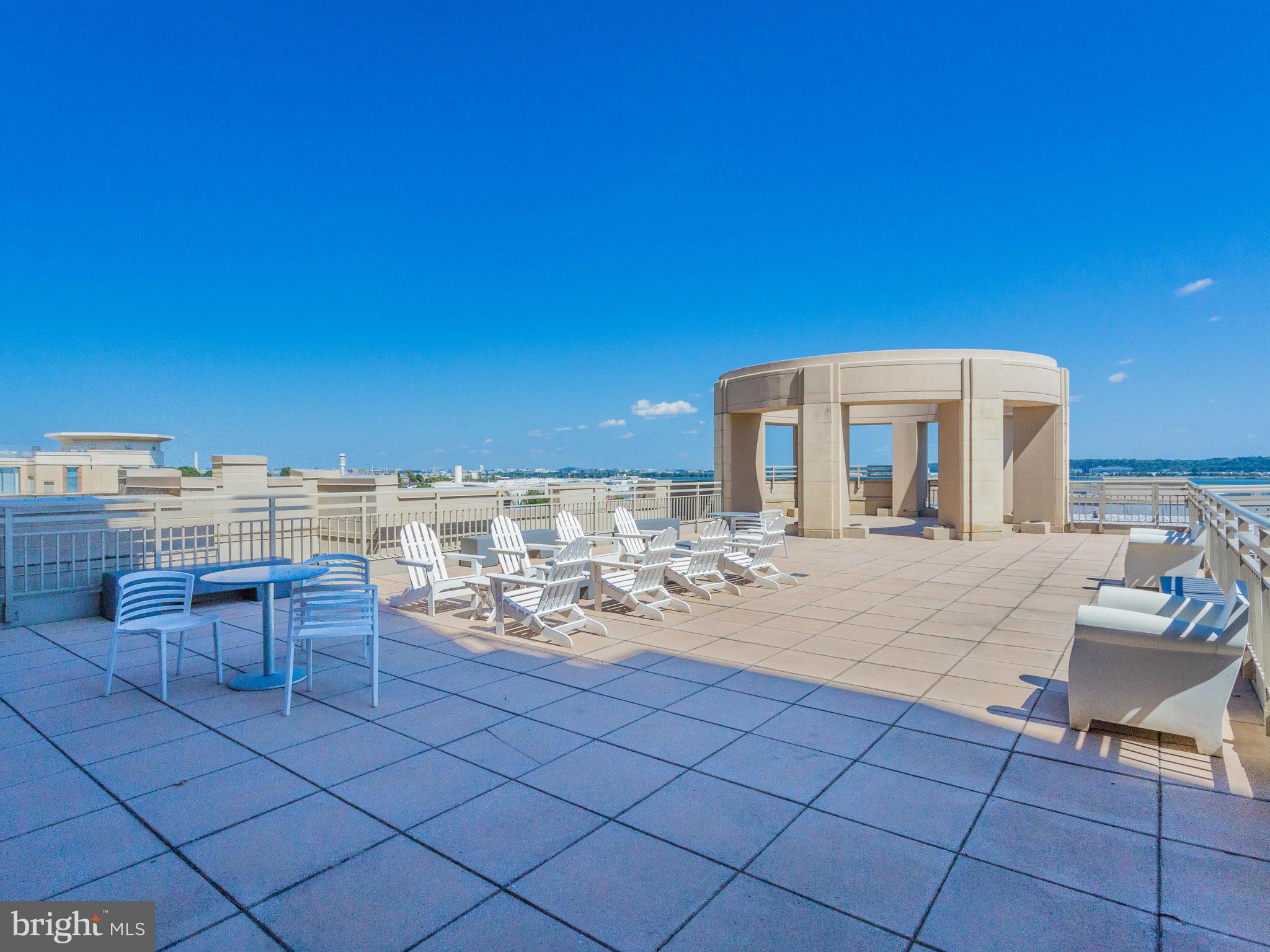 3650 South Glebe Road, Unit 443 Arlington, VA 22202 - Photo 23 of 30 Community Roof Top Lounging