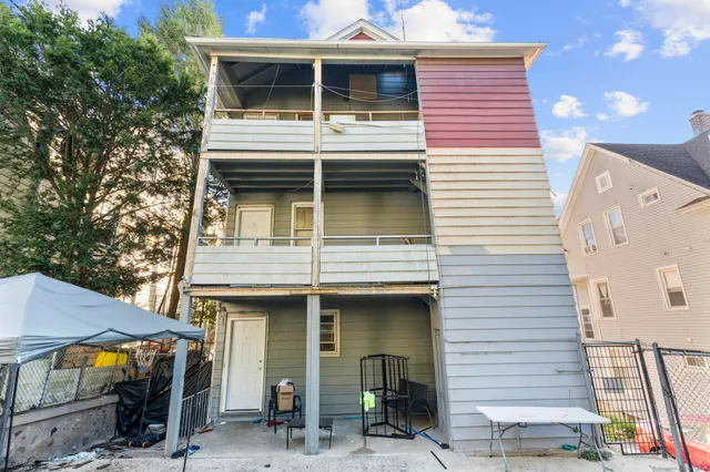 $419,900 | 31 Eastwood Avenue, Waterbury, CT 06705