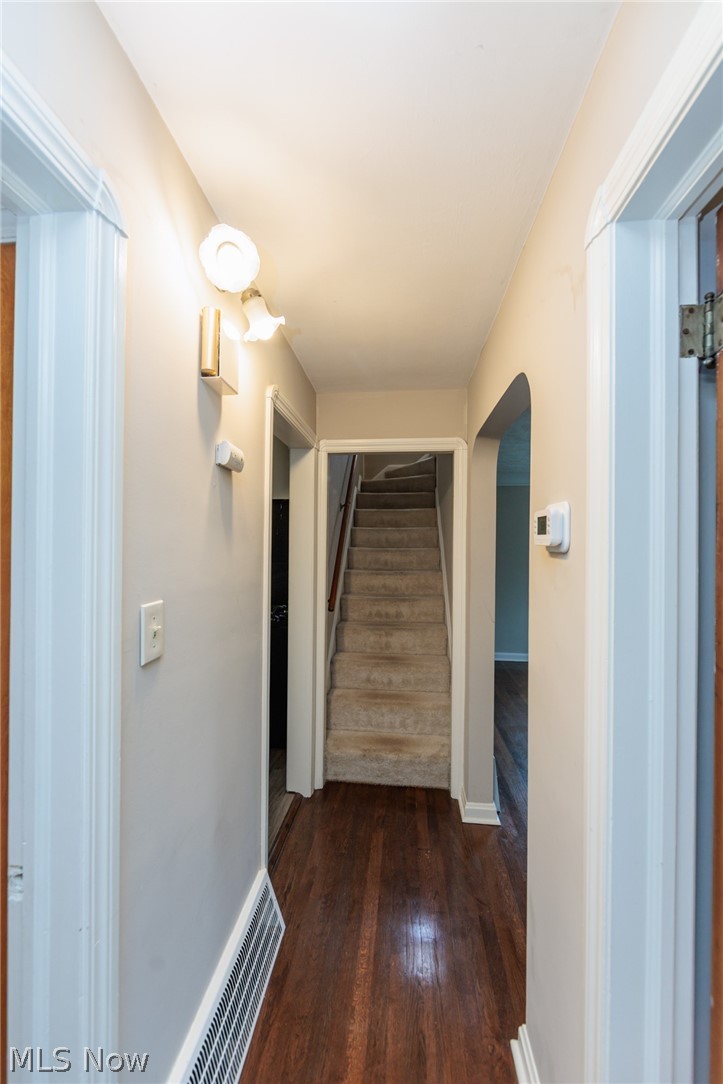 1551 Winchester Road Cleveland, OH 44124 - Photo 14 of 48