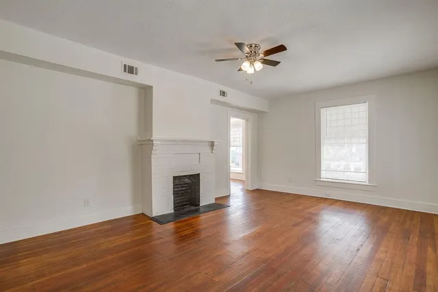 $2,650 | 1329 Hurley Avenue, Fort Worth, TX 76104