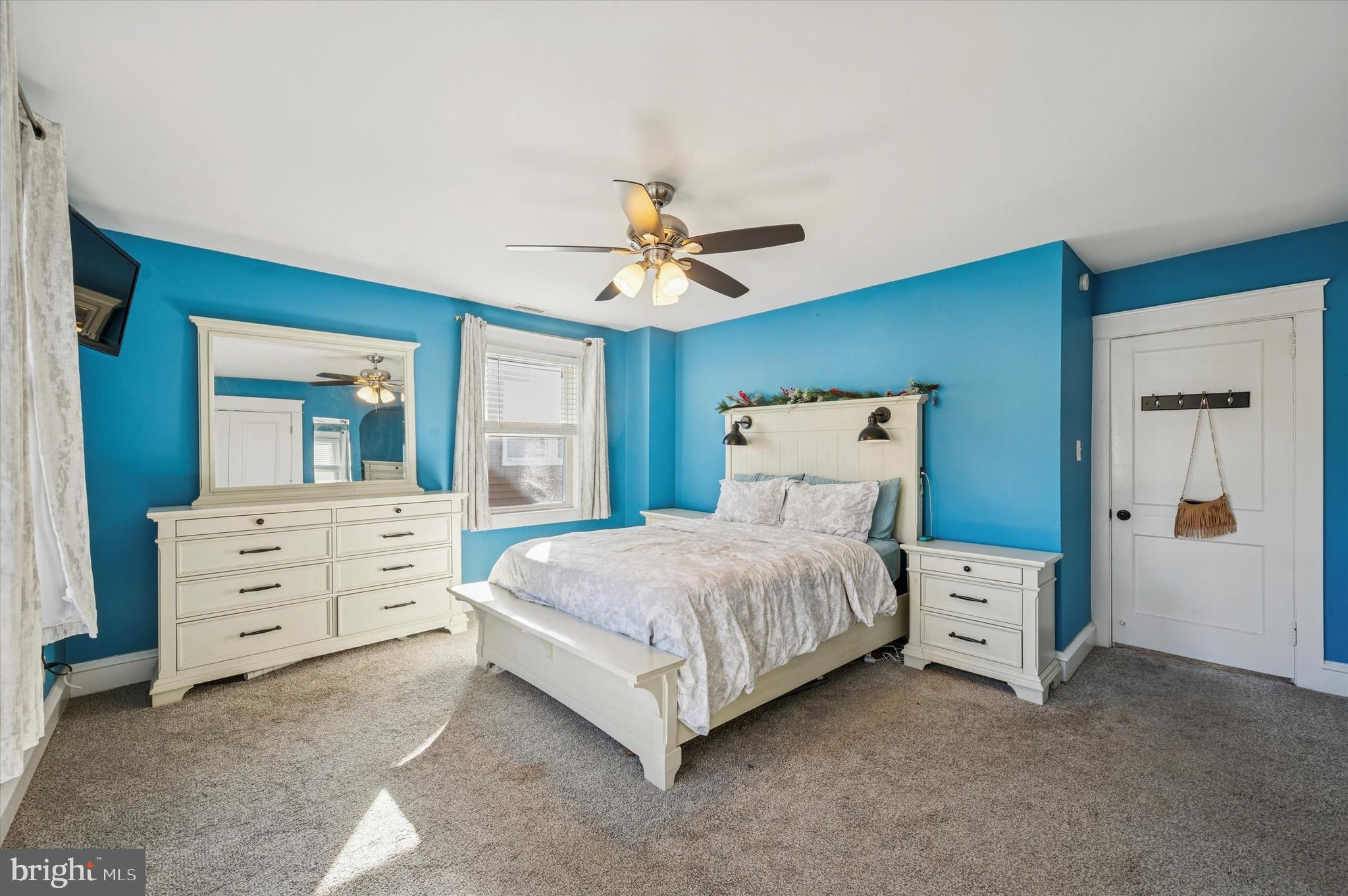 220 Sedgewood Road Springfield, PA 19064 - Photo 15 of 27 a bedroom with a bed and a dresser