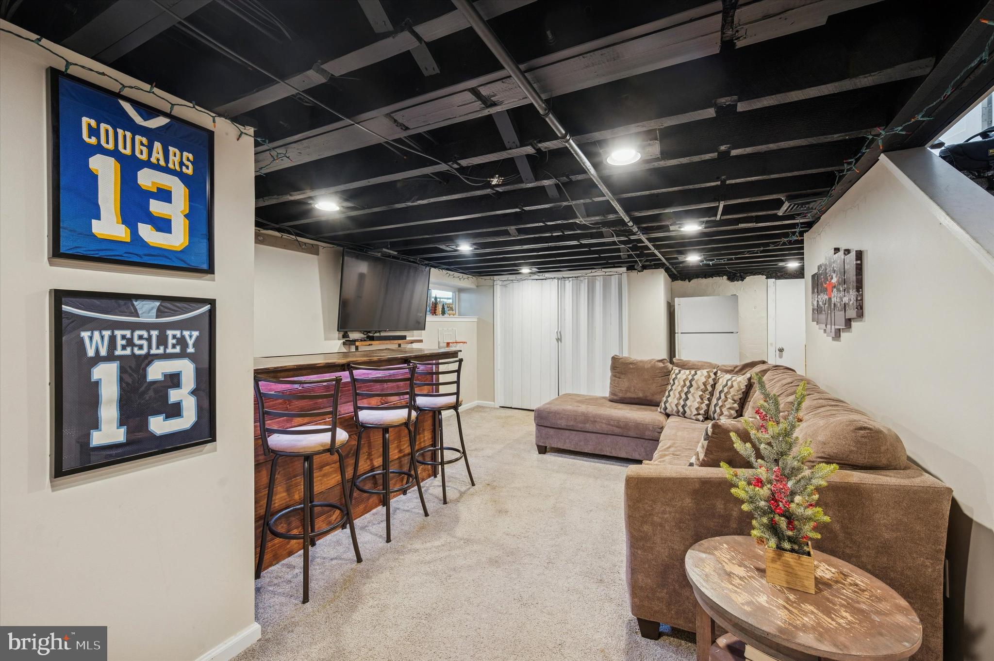 220 Sedgewood Road Springfield, PA 19064 - Photo 21 of 27 a living room with furniture