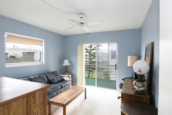 $1,400 | 39 Burgundy A, Delray Beach, FL 33484