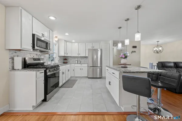 $425,000 | 18 Crestwood Trail, East Hartford, CT 06118