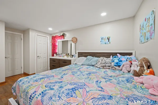 $425,000 | 18 Crestwood Trail, East Hartford, CT 06118