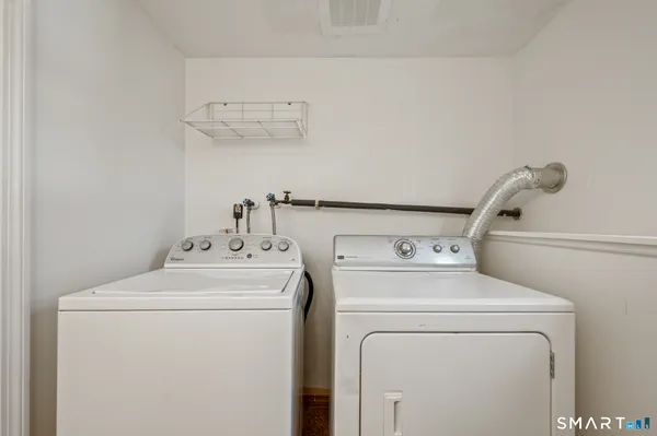 $425,000 | 18 Crestwood Trail, East Hartford, CT 06118