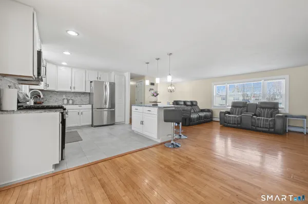 $425,000 | 18 Crestwood Trail, East Hartford, CT 06118