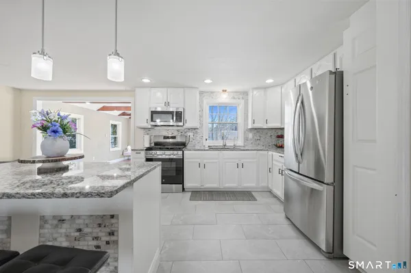 $425,000 | 18 Crestwood Trail, East Hartford, CT 06118