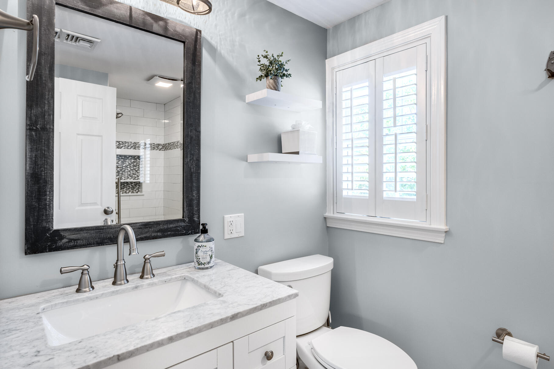 8 Beach Road, Unit 4 Orleans, MA 02653 - Photo 19 of 51 Recently Renovated Ensuite Bath