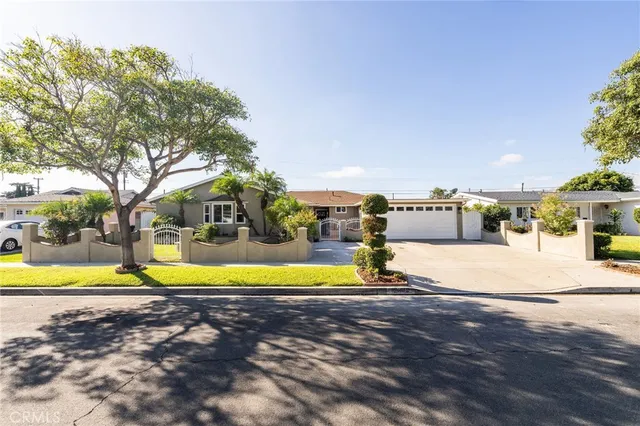 $1,279,000 | 2302 Lori Lane, Santa Ana, CA 92706