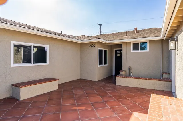 $1,279,000 | 2302 Lori Lane, Santa Ana, CA 92706