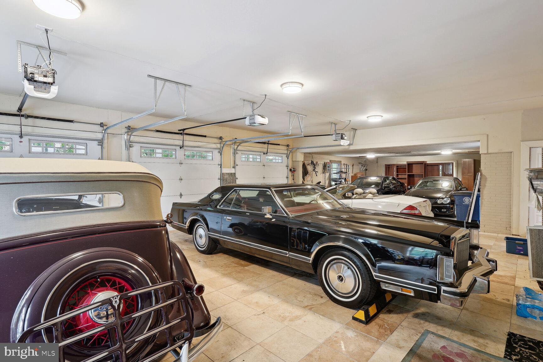 10813 Lockland Road Potomac, MD 20854 - Photo 73 of 73 a view of car garage