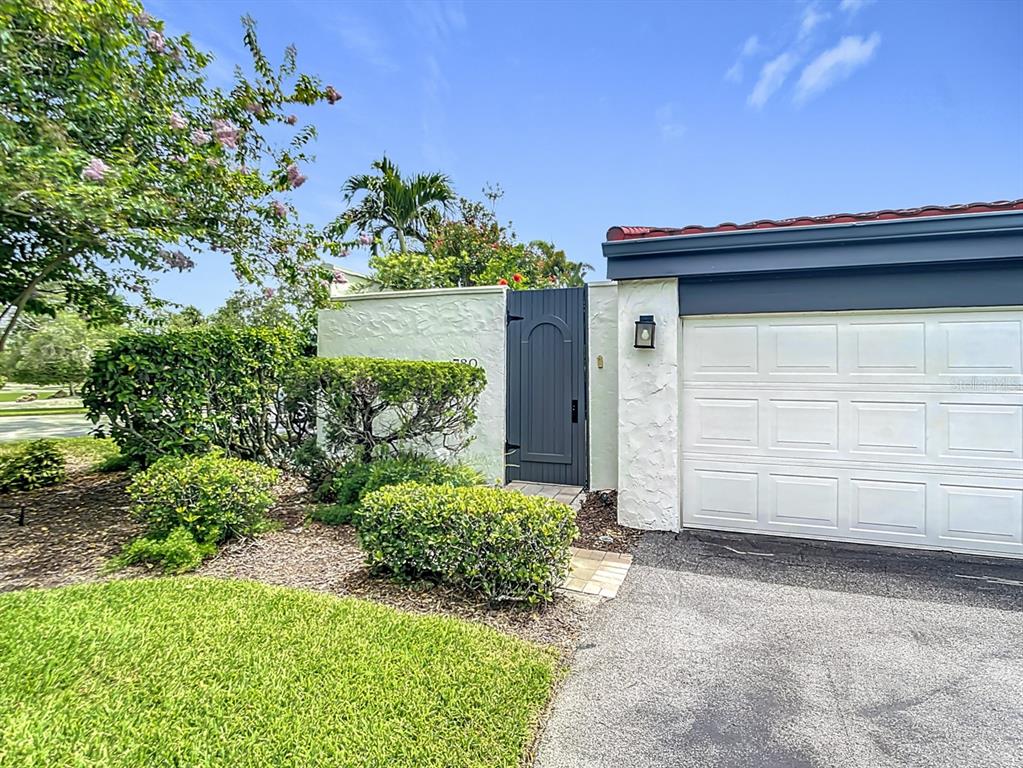 780 Sarabay Road, Unit 16 Osprey, FL 34229 - Photo 3 of 50