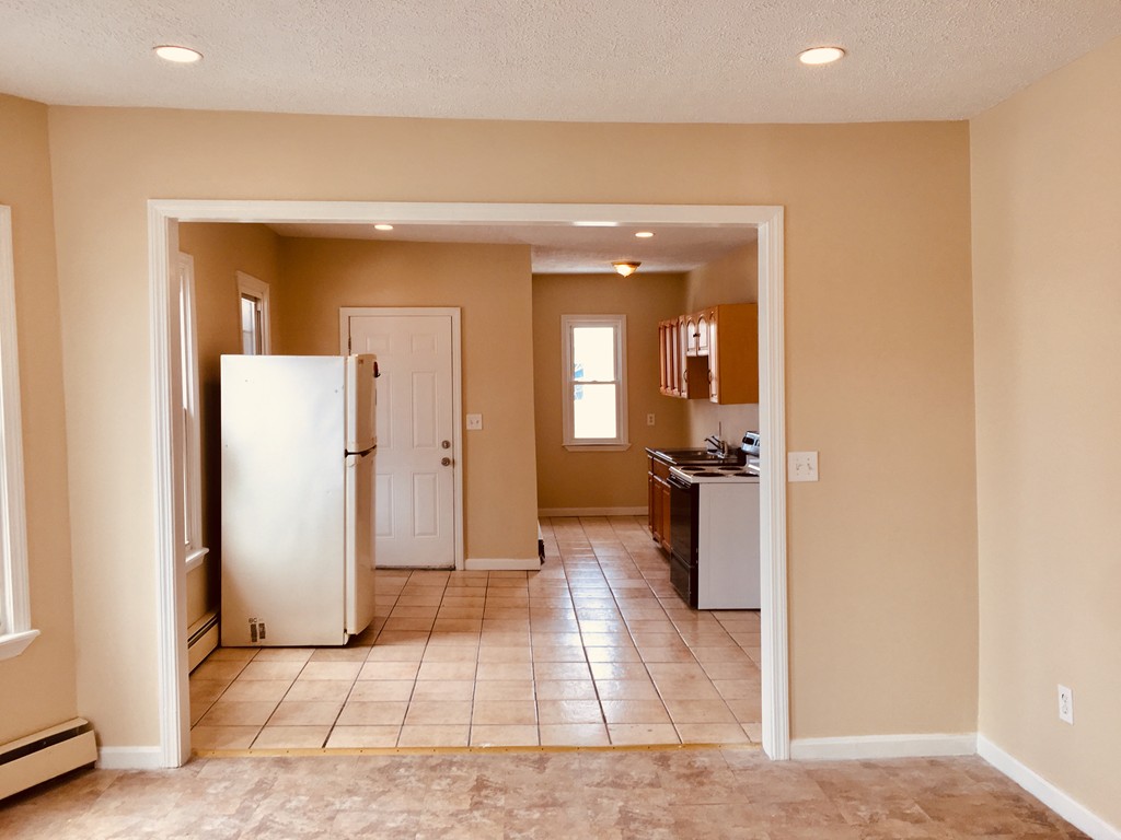 34-36 Grove Street Springfield, MA 01107 - Photo 4 of 5 Gallery Image 4