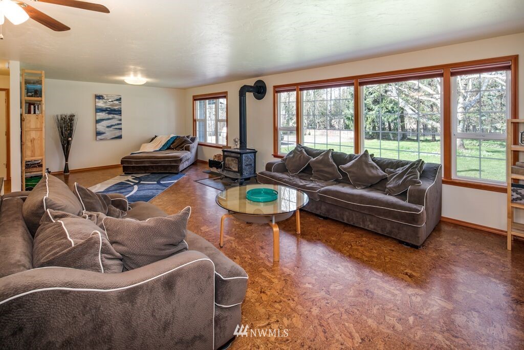 4994 Aldrich Road Bellingham, WA 98226 - Photo 5 of 25 Gallery Image 5