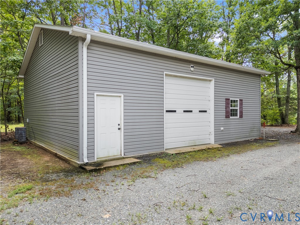 9174 Howardsville Road Howardsville, VA 24562 - Photo 60 of 65 Gallery Image 60