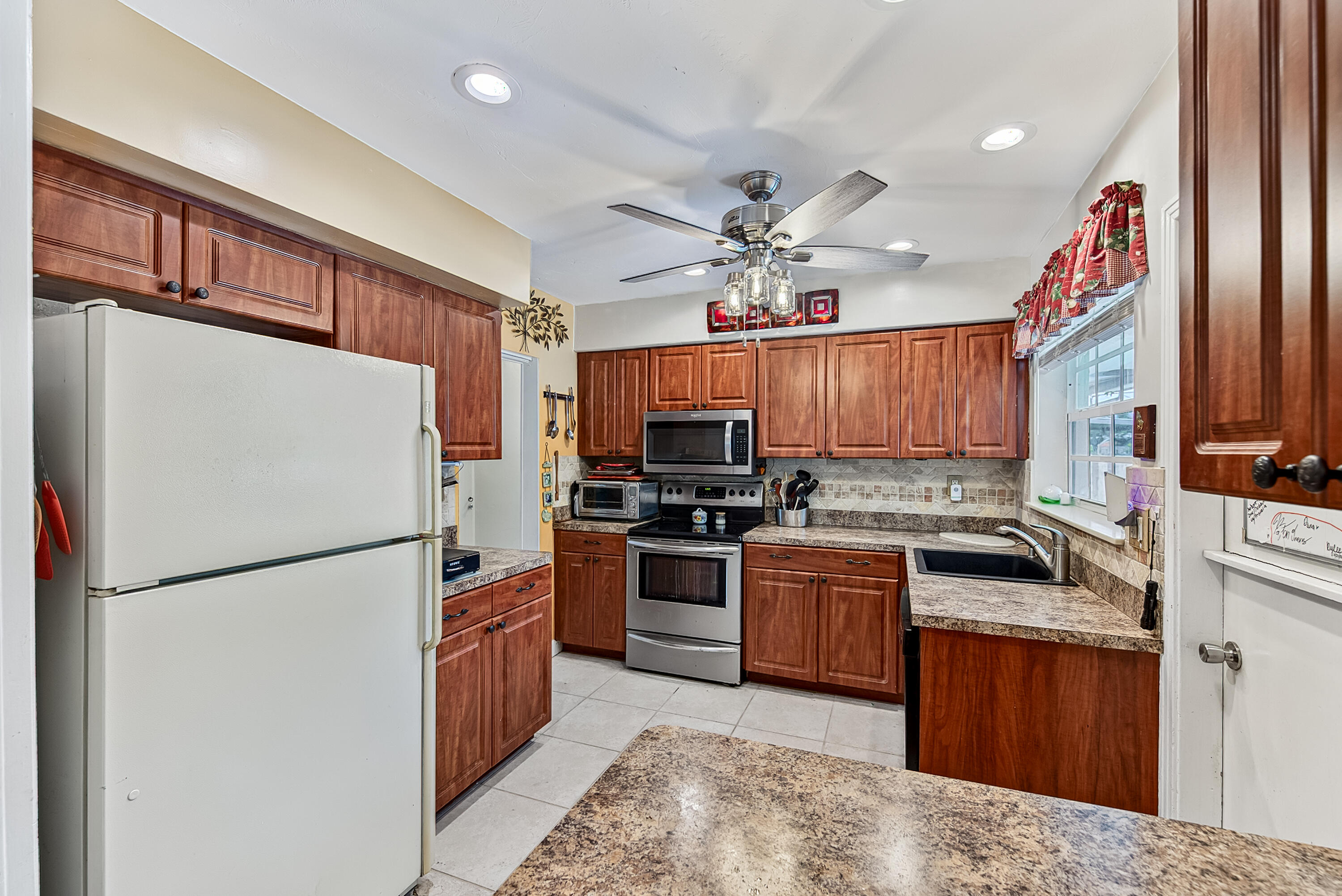 1131 Southwest 3rd Terrace Pompano Beach, FL 33060 - Photo 21 of 35 KITCHEN