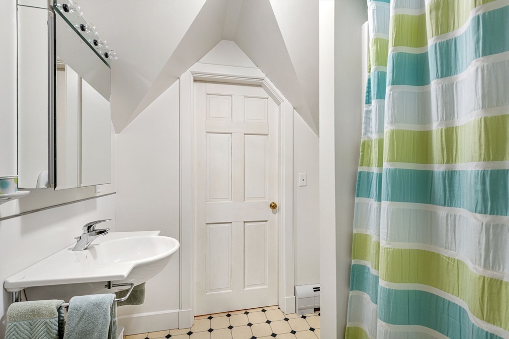 28 Whistler Point Road Westport, MA 02790 - Photo 20 of 35 Gallery Image 20