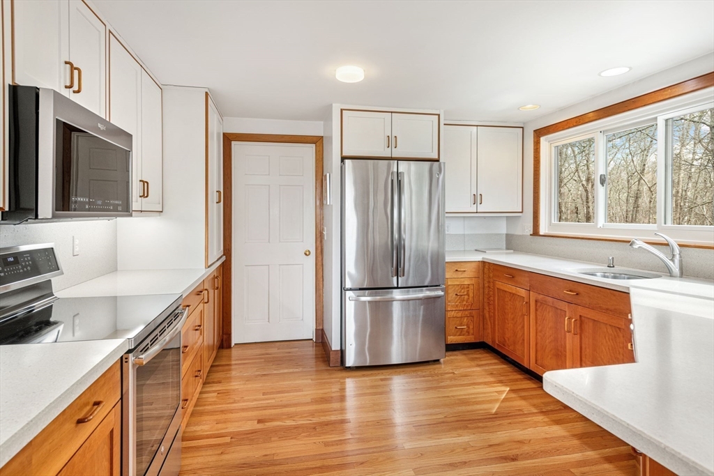 28 Whistler Point Road Westport, MA 02790 - Photo 10 of 35 Gallery Image 10