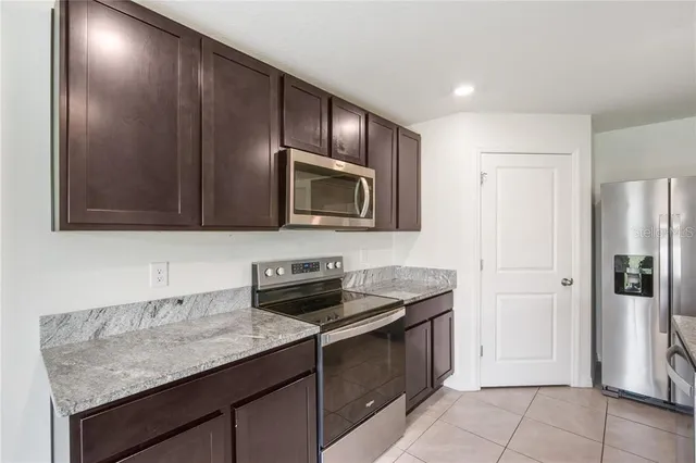 $2,299 | 7575 Sail Clover Lane, Zephyrhills, FL 33540