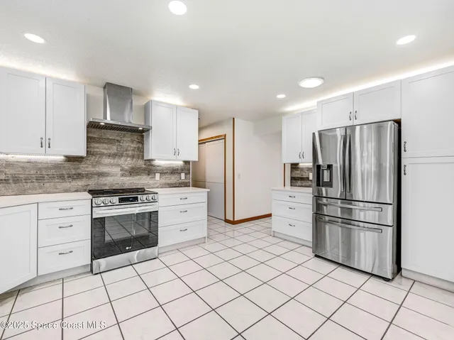 $685,000 | 6570 Whispering Pines Lane, Grant, FL 32949