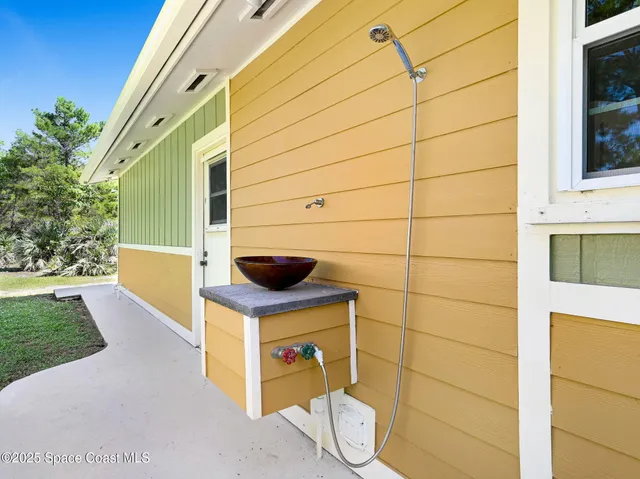 $685,000 | 6570 Whispering Pines Lane, Grant, FL 32949