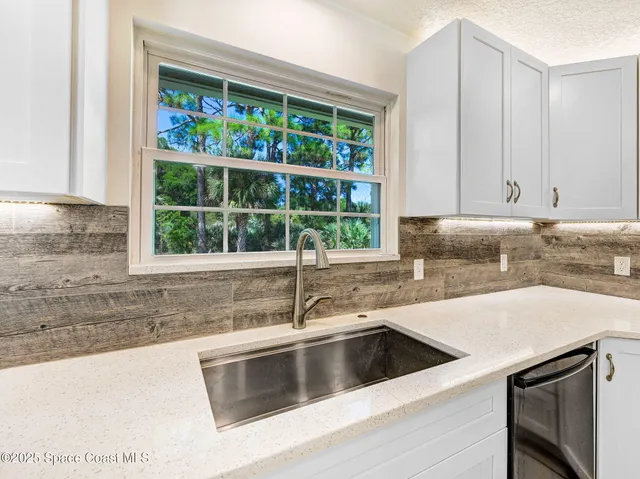 $685,000 | 6570 Whispering Pines Lane, Grant, FL 32949