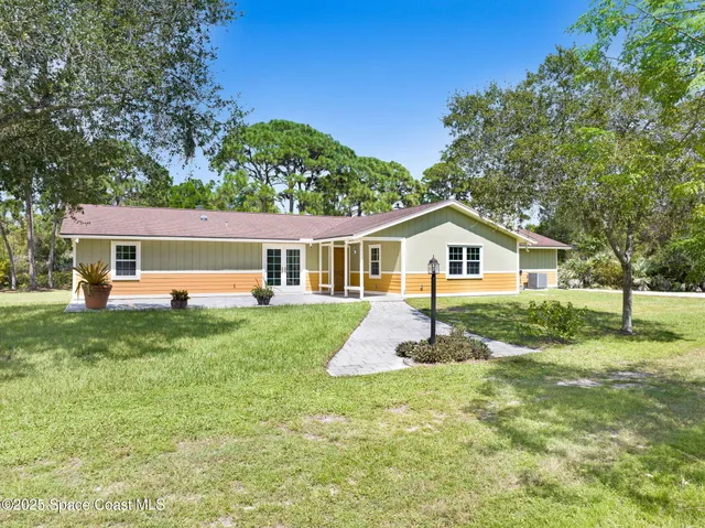 $685,000 | 6570 Whispering Pines Lane, Grant, FL 32949