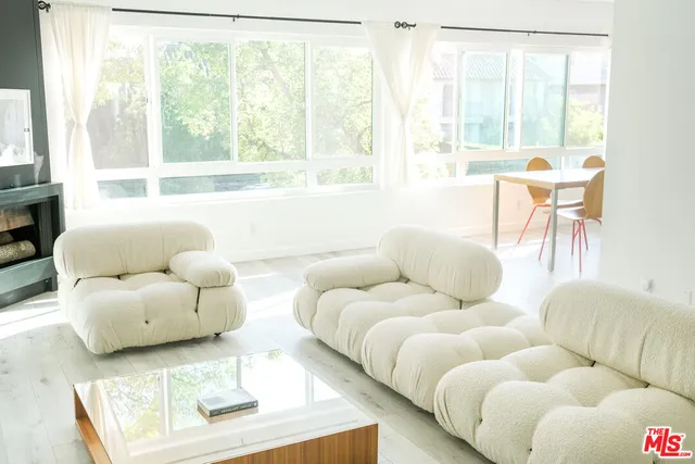 $3,275 | 10823 Camarillo Street, North Hollywood, CA 91602