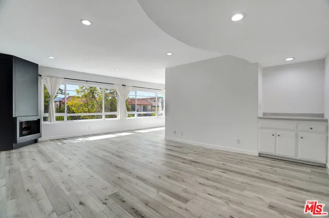 $3,275 | 10823 Camarillo Street, North Hollywood, CA 91602