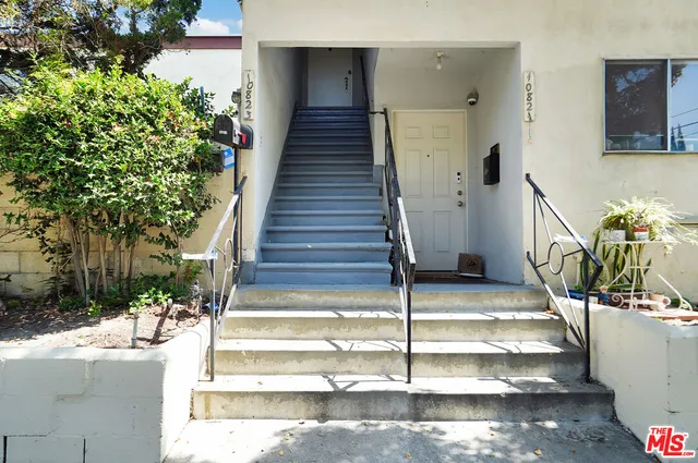 $3,275 | 10823 Camarillo Street, North Hollywood, CA 91602