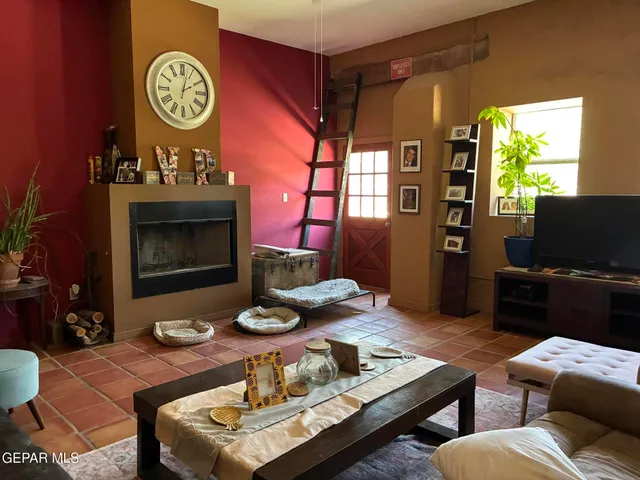 $525,000 | 7015 McNutt Road, Anthony, NM 88021