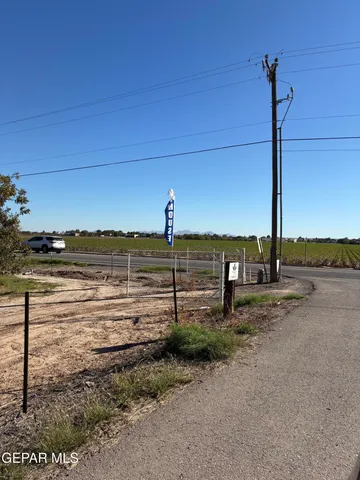 $525,000 | 7015 McNutt Road, Anthony, NM 88021