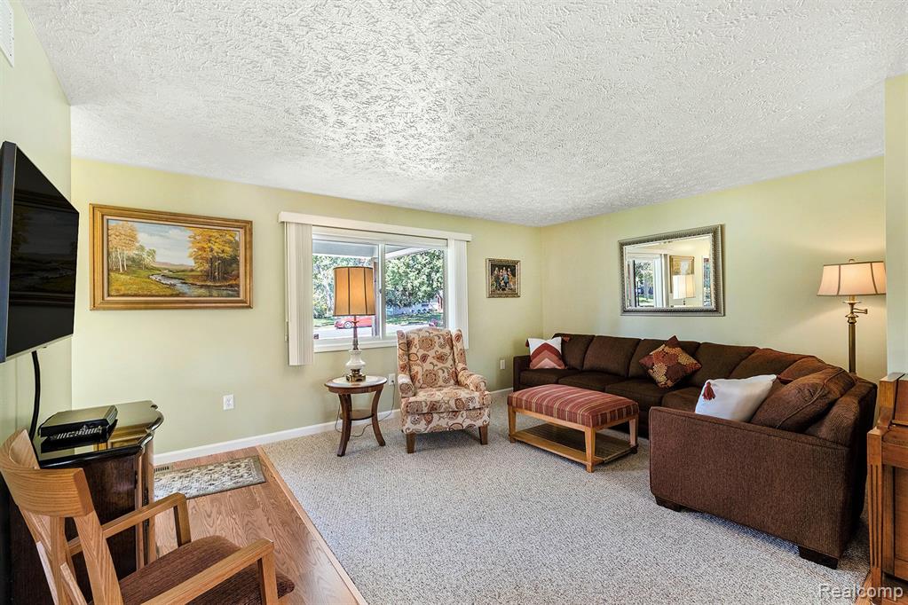 457 Inverness Street Howell, MI 48843 - Photo 10 of 24