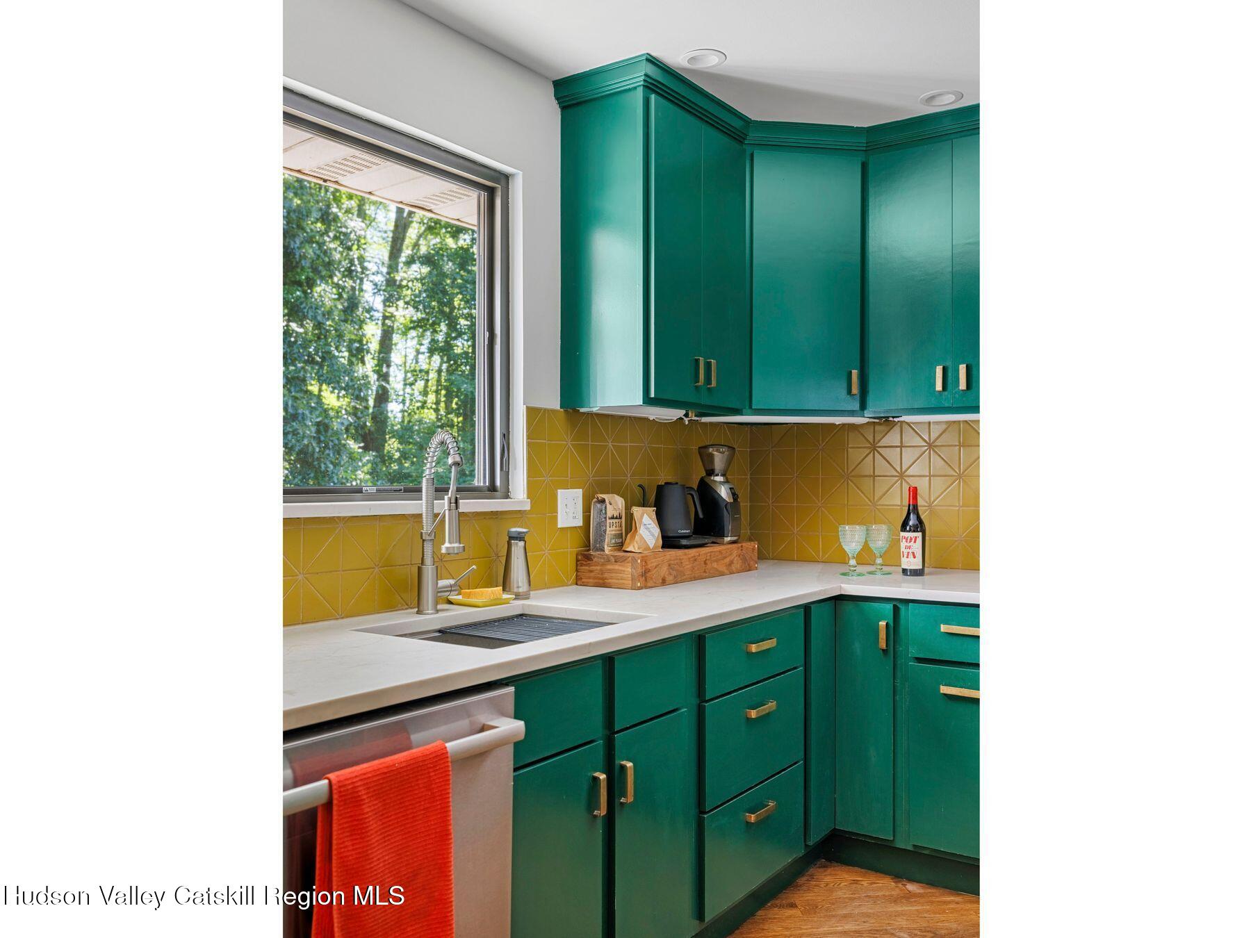 33 Alan Street Stone Ridge, NY 12484 - Photo 11 of 43 photo_online_013